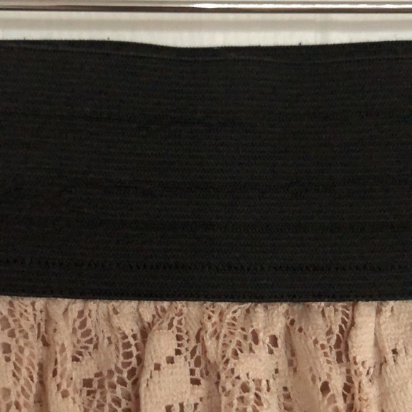 Lace mini - Picture 3 of 5